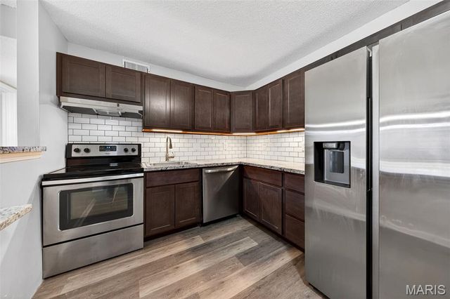 5766 Westphalia Lane B, St Louis, MO 63129