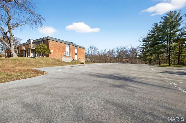 5766 Westphalia Lane B, St Louis, MO 63129