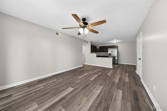 5766 Westphalia Lane B, St Louis, MO 63129