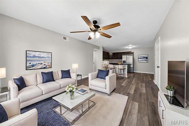 5766 Westphalia Lane B, St Louis, MO 63129