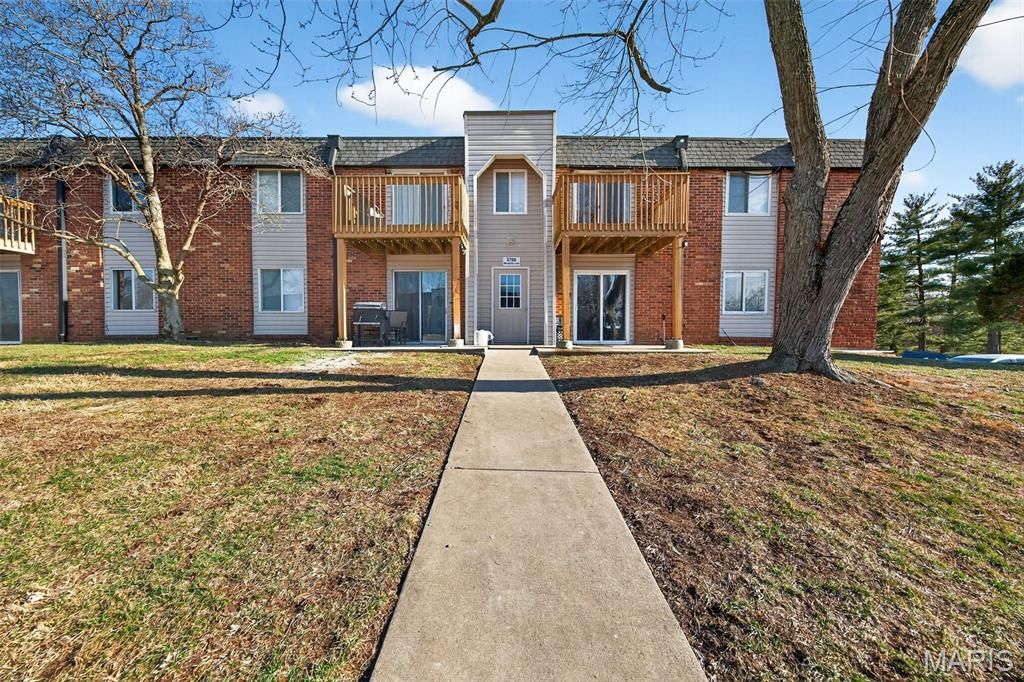 5766 Westphalia Lane B, St Louis, MO 63129