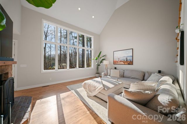 104 Black Hawk Ridge, Weaverville, NC 28787