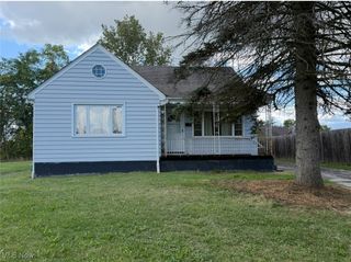435 Blossom Avenue, Campbell, OH 44405