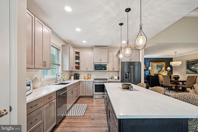 3815 CASTLETON DR, Williamstown, NJ 08094