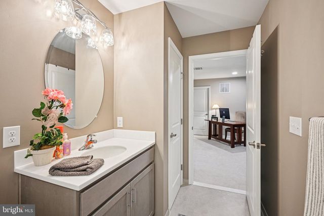 3815 CASTLETON DR, Williamstown, NJ 08094