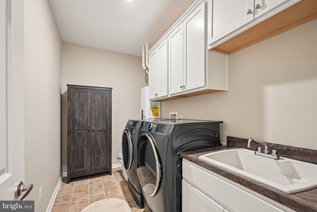 3815 CASTLETON DR, Williamstown, NJ 08094