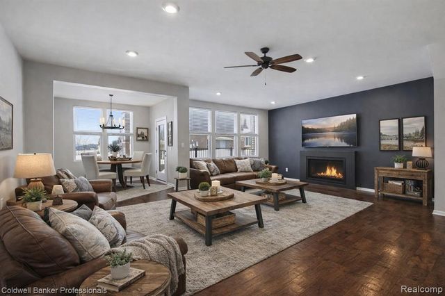 4883 Broomfield Way, Lake Orion, MI 48359