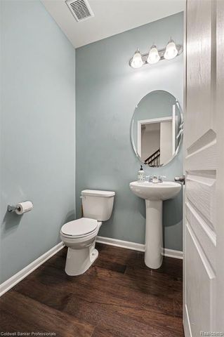 4883 Broomfield Way, Lake Orion, MI 48359