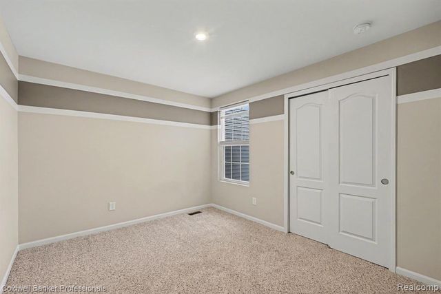 4883 Broomfield Way, Lake Orion, MI 48359