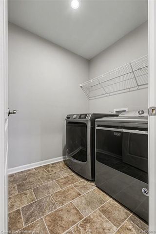 4883 Broomfield Way, Lake Orion, MI 48359