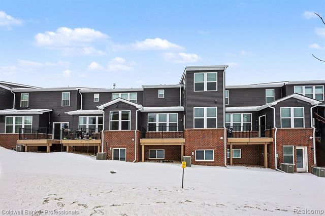 4883 Broomfield Way, Lake Orion, MI 48359