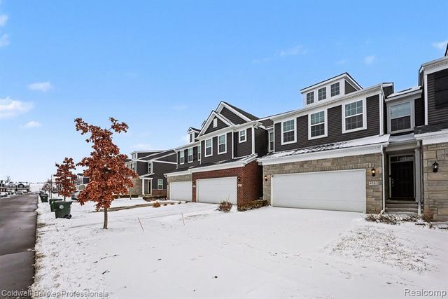 4883 Broomfield Way, Lake Orion, MI 48359