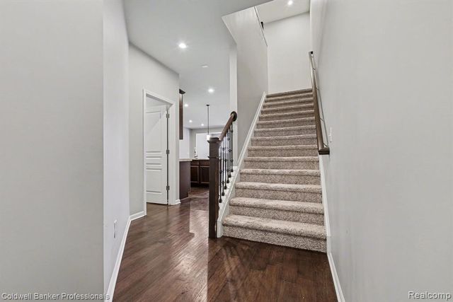 4883 Broomfield Way, Lake Orion, MI 48359