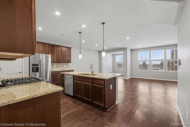 4883 Broomfield Way, Lake Orion, MI 48359