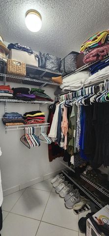 327 Lakeview Dr 103, Weston, FL 33326