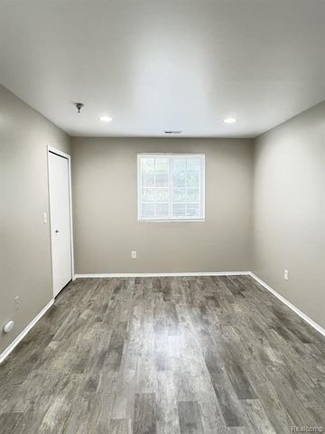 15628 Stone Crossing Drive, Southfield, MI 48075