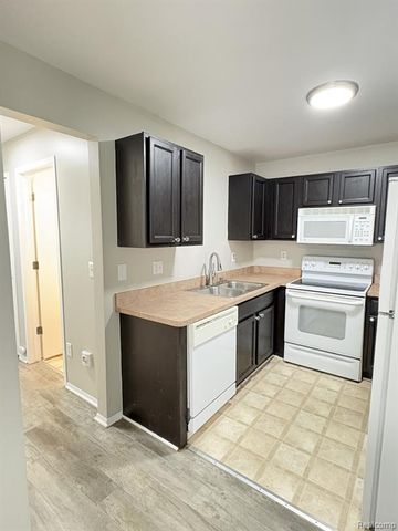 15628 Stone Crossing Drive, Southfield, MI 48075