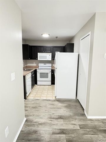 15628 Stone Crossing Drive, Southfield, MI 48075