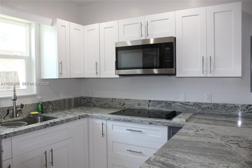 4035 E 2nd Ave, Hialeah, FL 33013