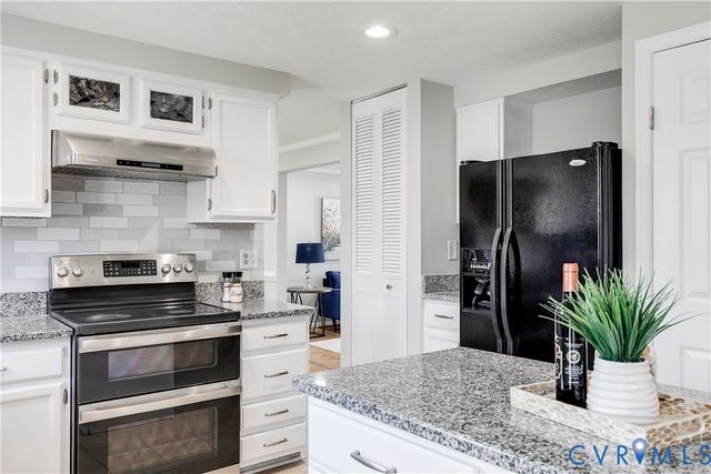 9604 Meredith Woods Ct, Glen Allen, VA 23060