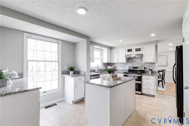 9604 Meredith Woods Ct, Glen Allen, VA 23060