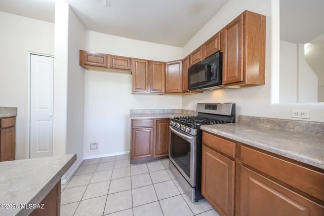 8424 S Egyptian Drive, Tucson, AZ 85747