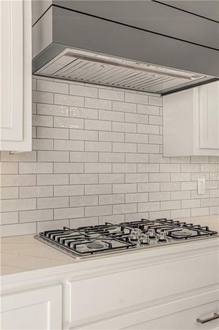 17148 S Heatherwood Street, Olathe, KS 66062