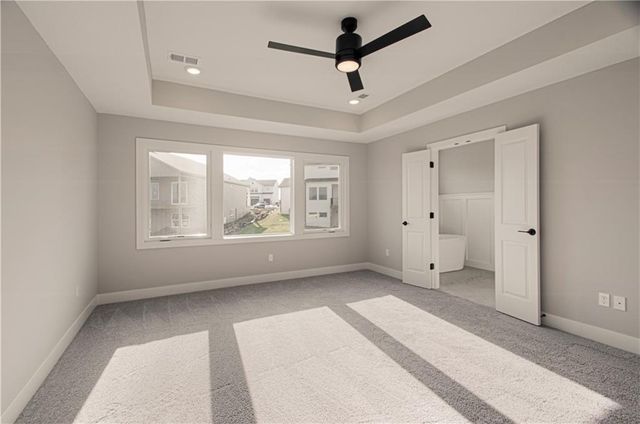 17148 S Heatherwood Street, Olathe, KS 66062