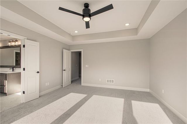 17148 S Heatherwood Street, Olathe, KS 66062