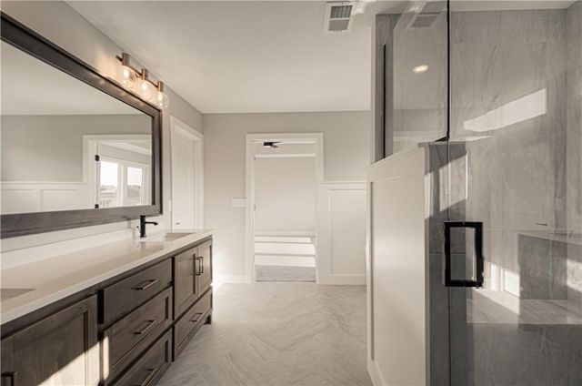 17148 S Heatherwood Street, Olathe, KS 66062