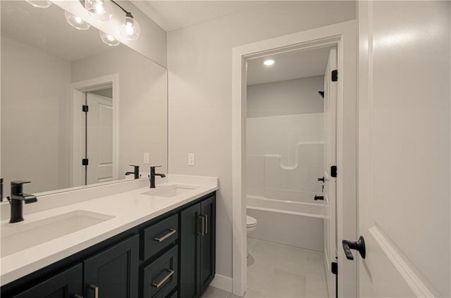 17148 S Heatherwood Street, Olathe, KS 66062