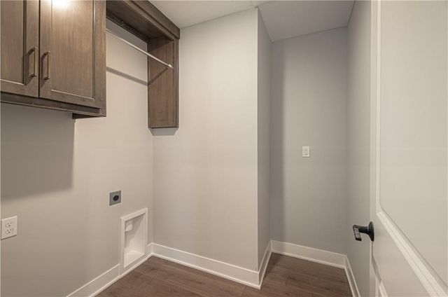 17148 S Heatherwood Street, Olathe, KS 66062