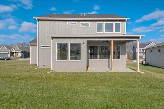 17148 S Heatherwood Street, Olathe, KS 66062