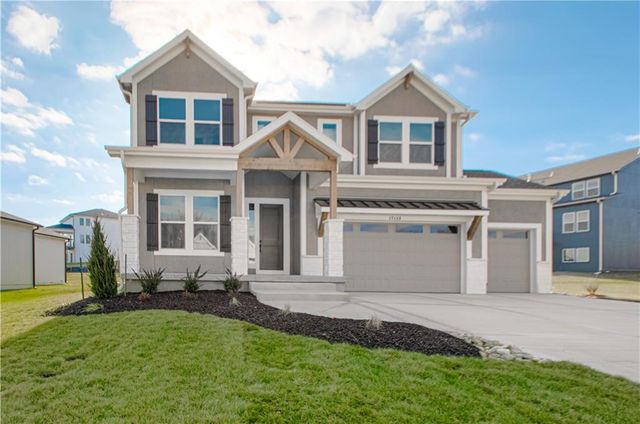 17148 S Heatherwood Street, Olathe, KS 66062