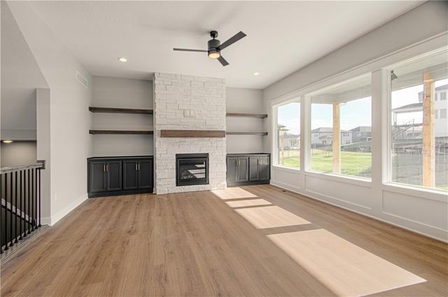 17148 S Heatherwood Street, Olathe, KS 66062