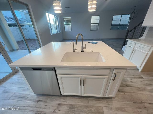 10021 E TRENT Avenue, Mesa, AZ 85212