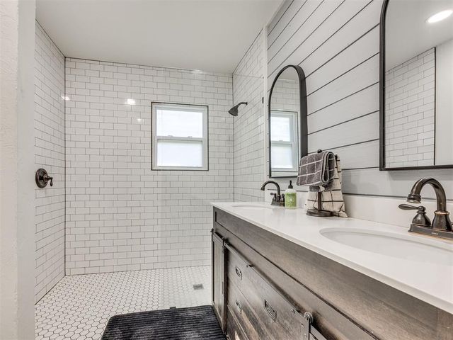 1106 E Louisiana Street, Norman, OK 73071