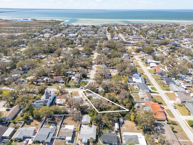 4002 S SHAMROCK ROAD, Tampa, FL 33611