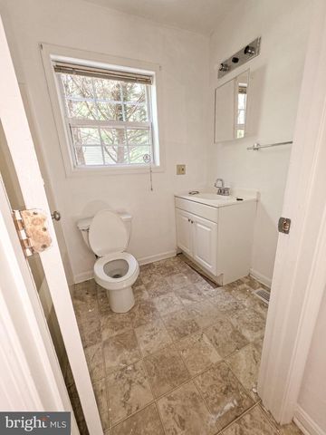 8111 BEVERLY RD, Severn, MD 21144