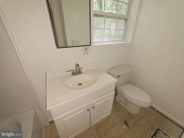 8111 BEVERLY RD, Severn, MD 21144
