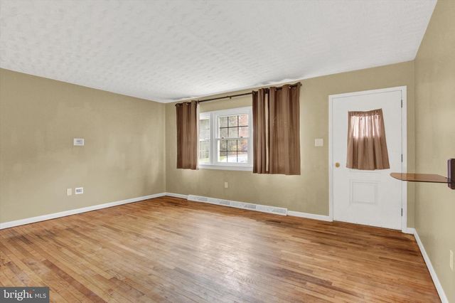 120 S QUEEN ST, Biglerville, PA 17307