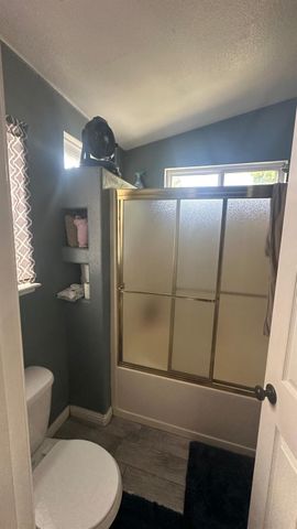 15888 W Stanislaus, Kerman, CA 93630