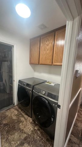 15888 W Stanislaus, Kerman, CA 93630