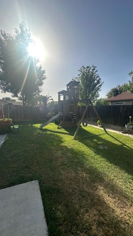 15888 W Stanislaus, Kerman, CA 93630