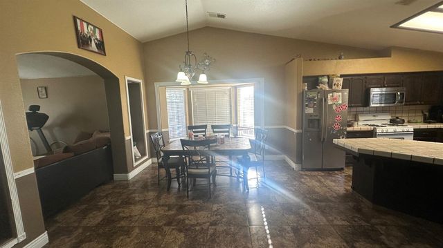15888 W Stanislaus, Kerman, CA 93630