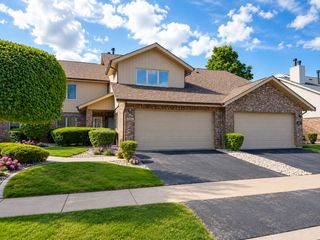 8952 Silverdale Drive 7B, Orland Park, IL 60462