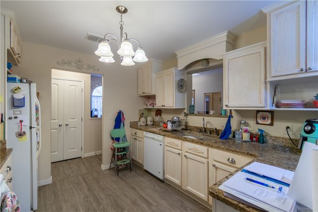 550 County Road 2111, Alice, TX 78332