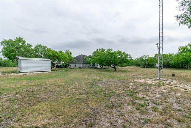 550 County Road 2111, Alice, TX 78332