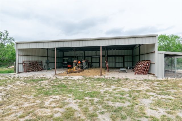 550 County Road 2111, Alice, TX 78332