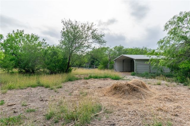 550 County Road 2111, Alice, TX 78332